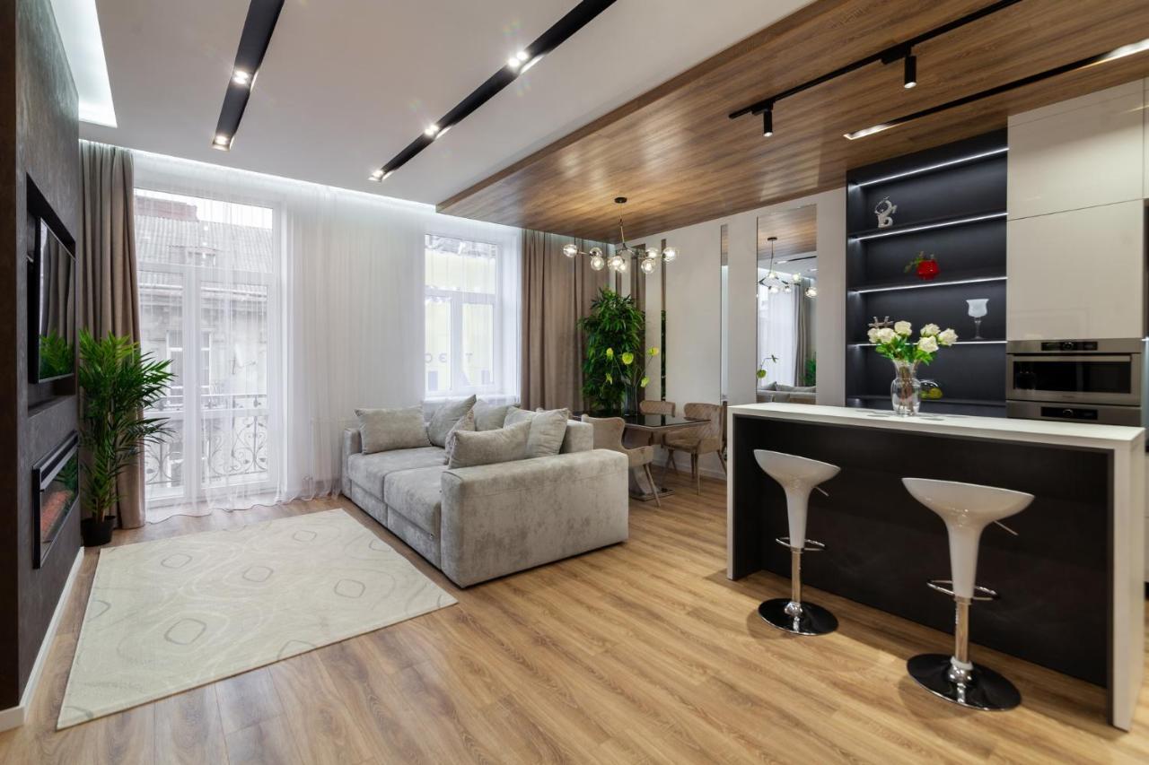 Royal Vip Apartment On Franka 14 Lviv Exterior photo