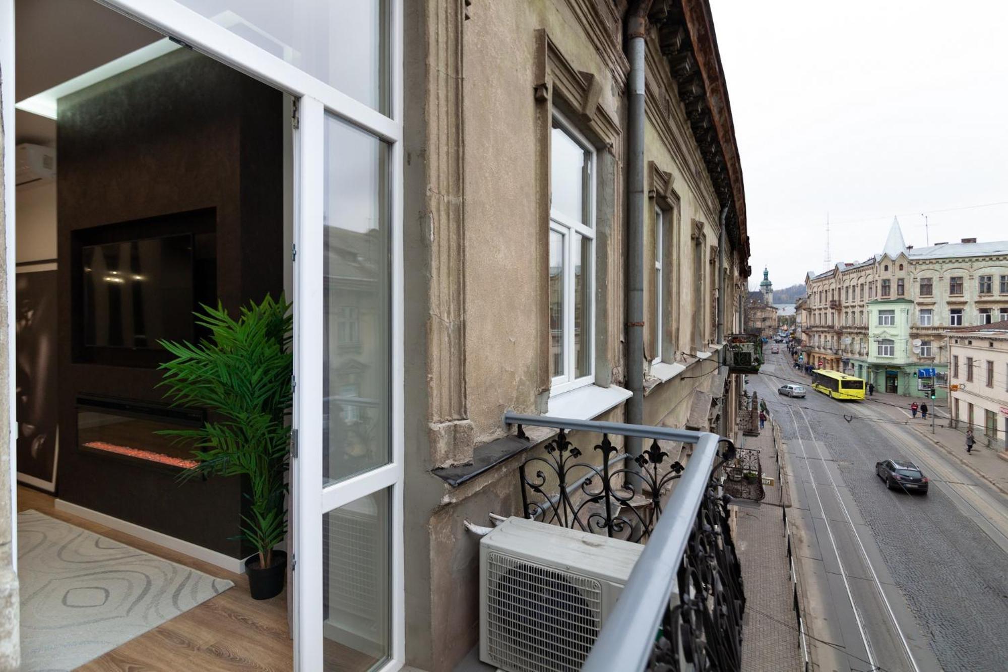 Royal Vip Apartment On Franka 14 Lviv Exterior photo